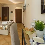 Bluelake Albergue