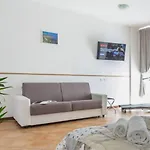 Bluelake Albergue