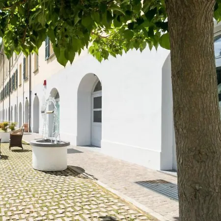 Hostel Bluelake Olginate